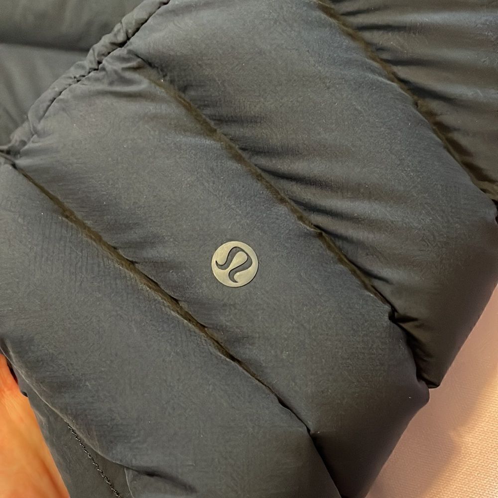 Lululemon Navigation Stretch Down Jacket Black 8 - Picture 11 of 11